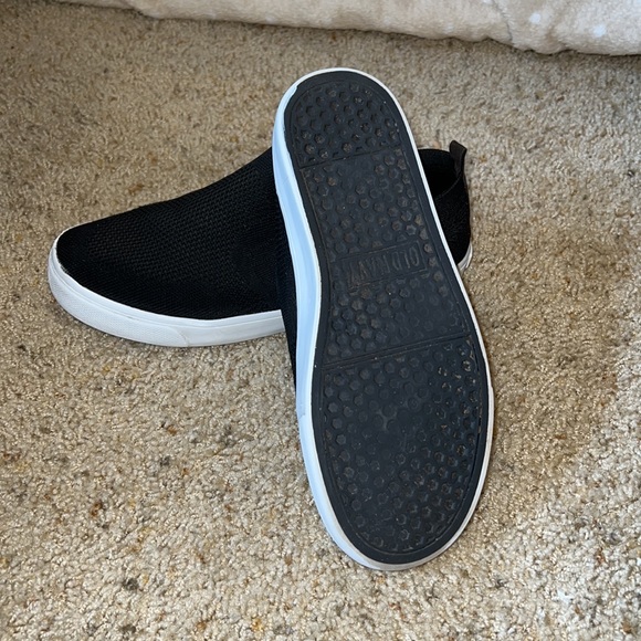 Old Navy - boys jet black and white slip on sneakers - Picture 6 of 6
